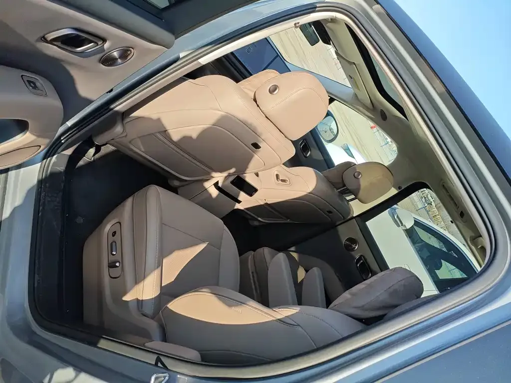 Li Auto i8 — фото 6