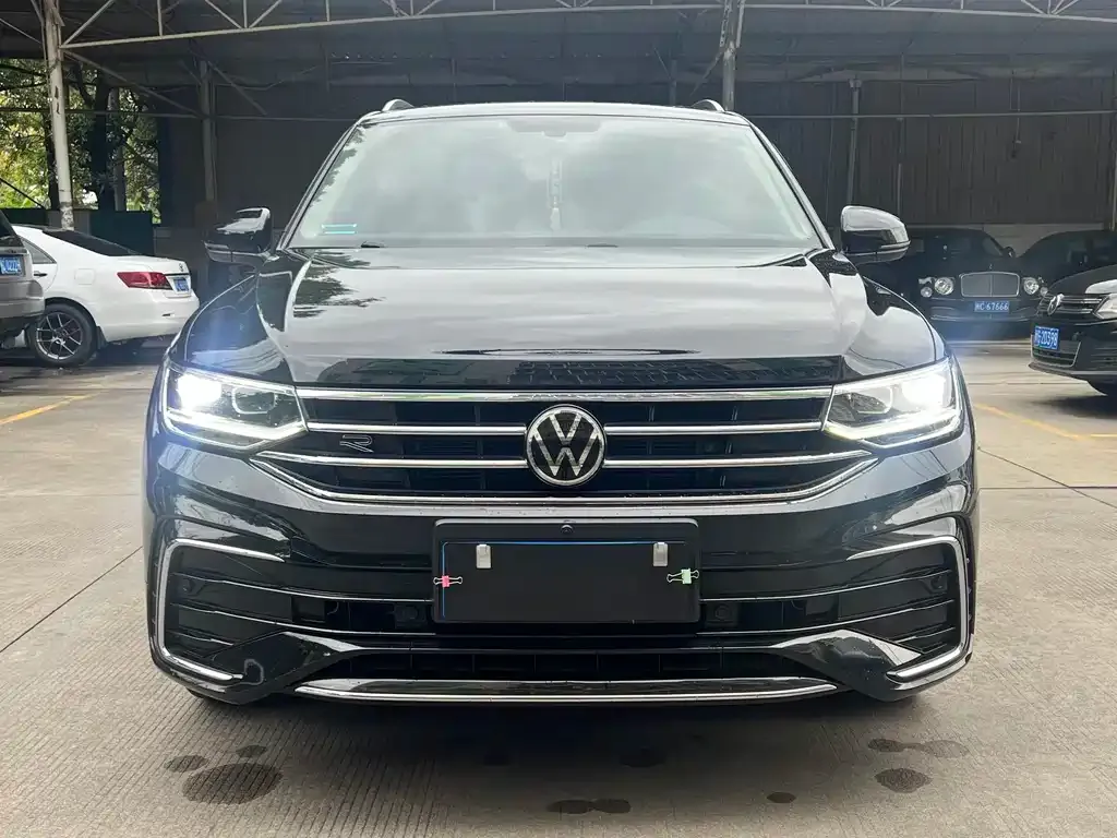 Volkswagen Tiguan L — фото 4