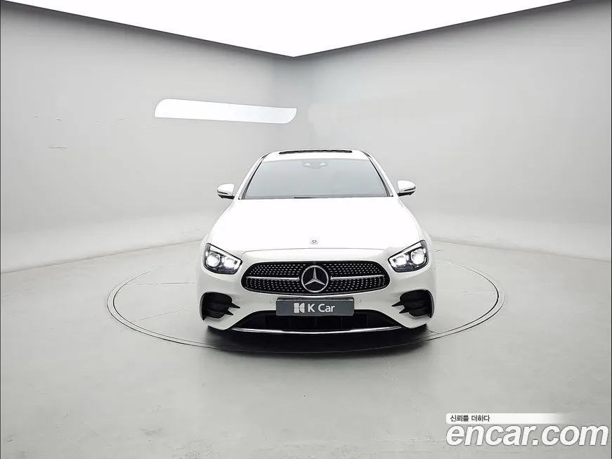 Mercedes-Benz E-Class — фото 1