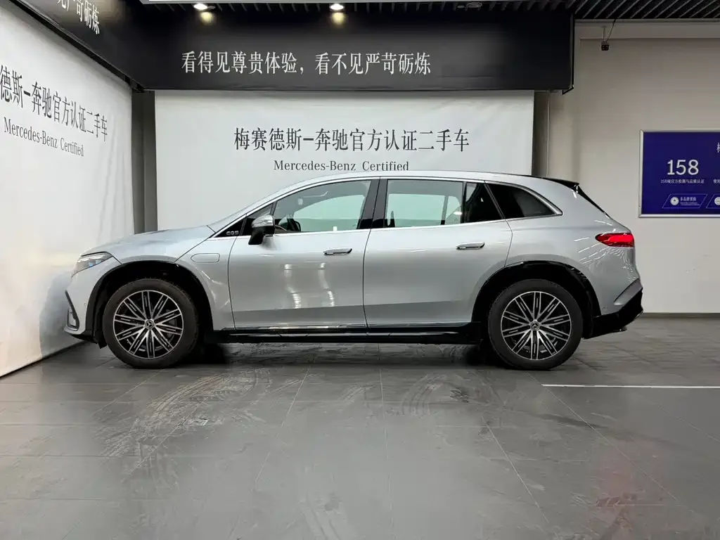 Mercedes-Benz EQS SUV — фото 8