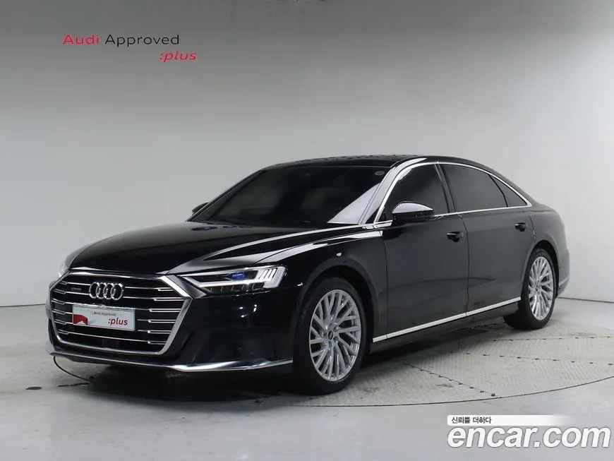 Audi A8 — фото 1