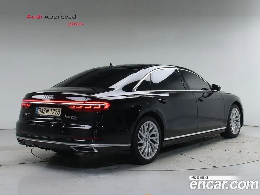 Audi A8 — фото 5