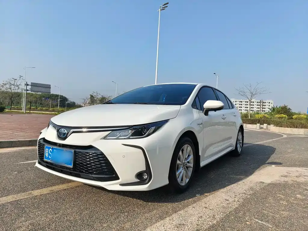 Toyota Corolla — фото 1