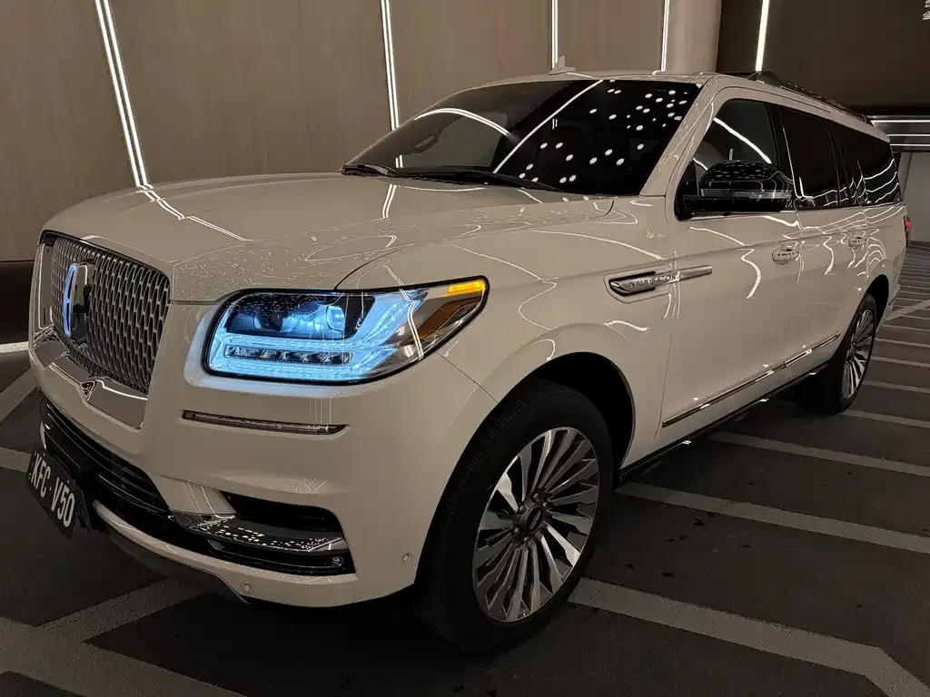 Lincoln Navigator — фото 1