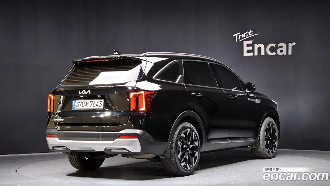 Kia Sorento — фото 9