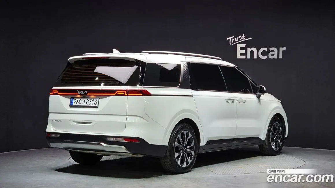 Kia Carnival — фото 4