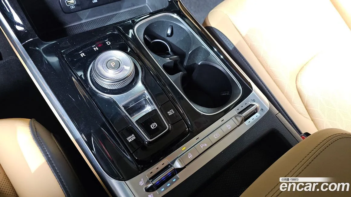 Kia Carnival — фото 10