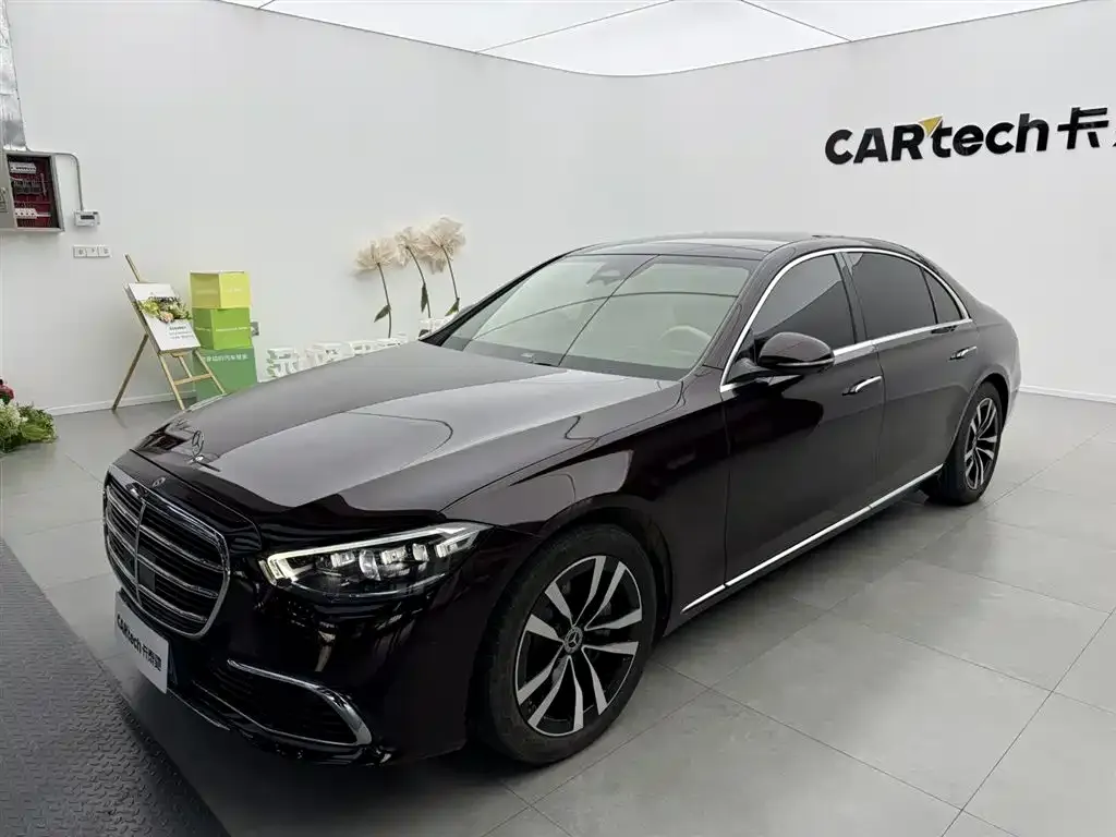 Mercedes-Benz S-Class — фото 1