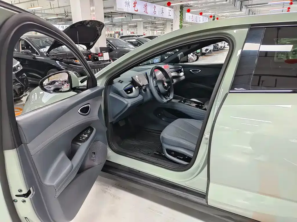 BYD Seal 06GT — фото 8