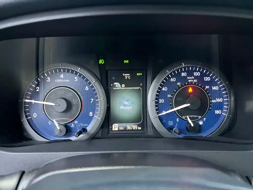 Toyota Sienna — фото 9
