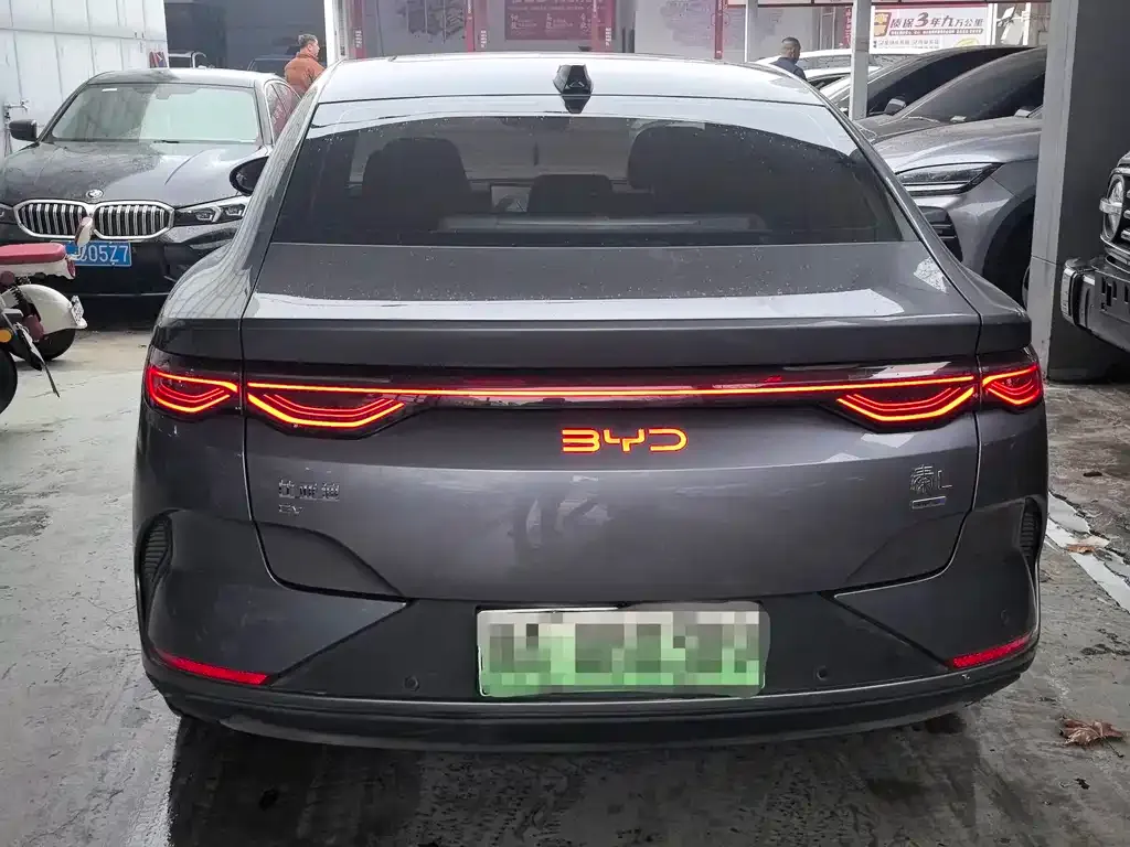 BYD Qin L — фото 8