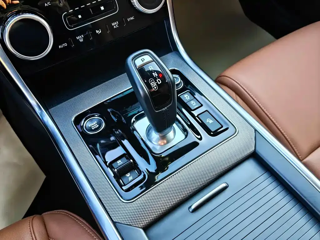 Jaguar XEL — фото 10