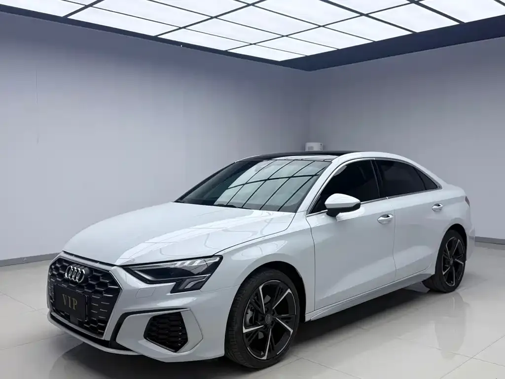 Audi A3 — фото 1