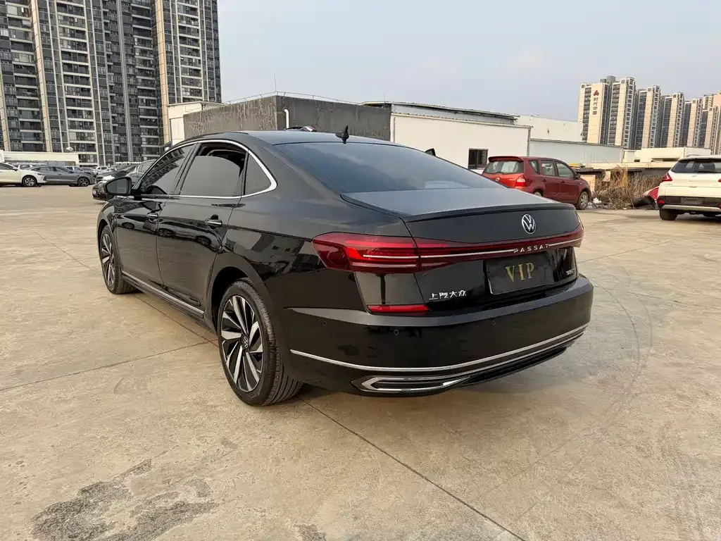 Volkswagen Passat — фото 2