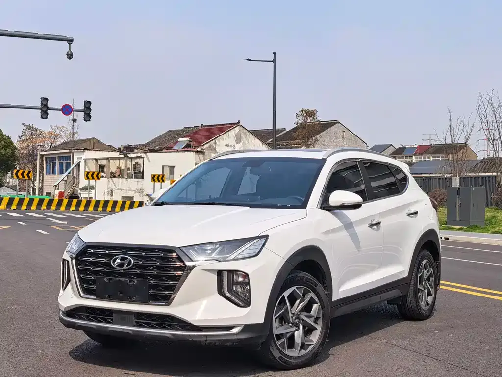 Hyundai Tucson — фото 1