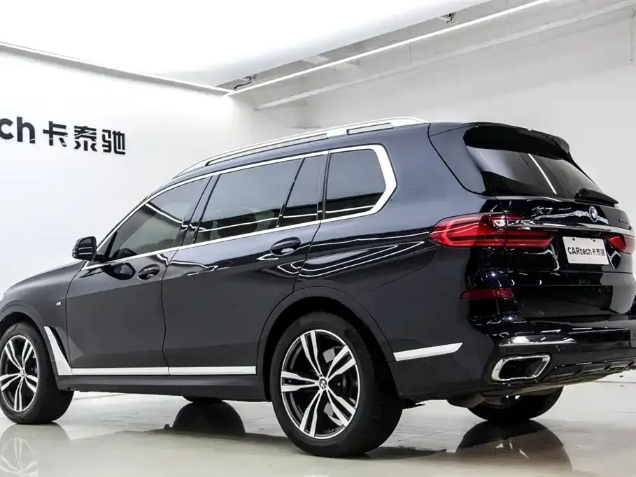 BMW X7 — фото 9