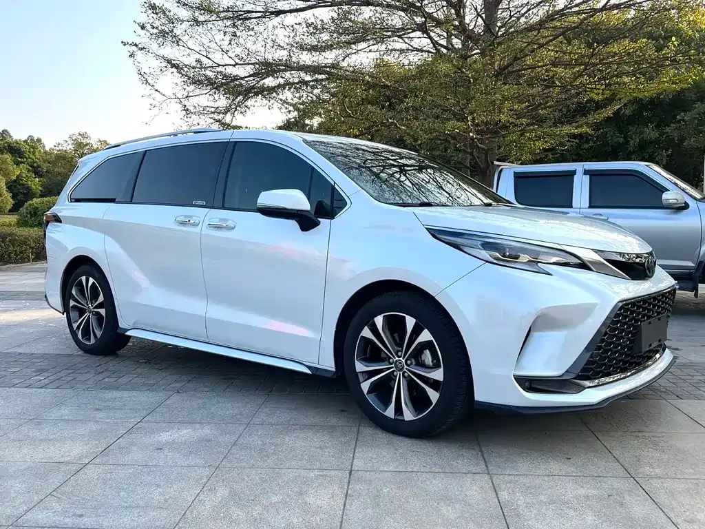 Toyota Granvia — фото 8