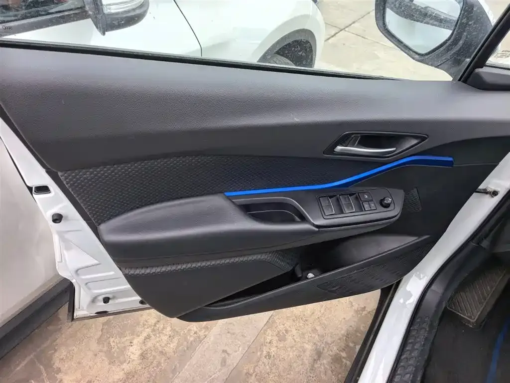 Toyota C-HR — фото 10