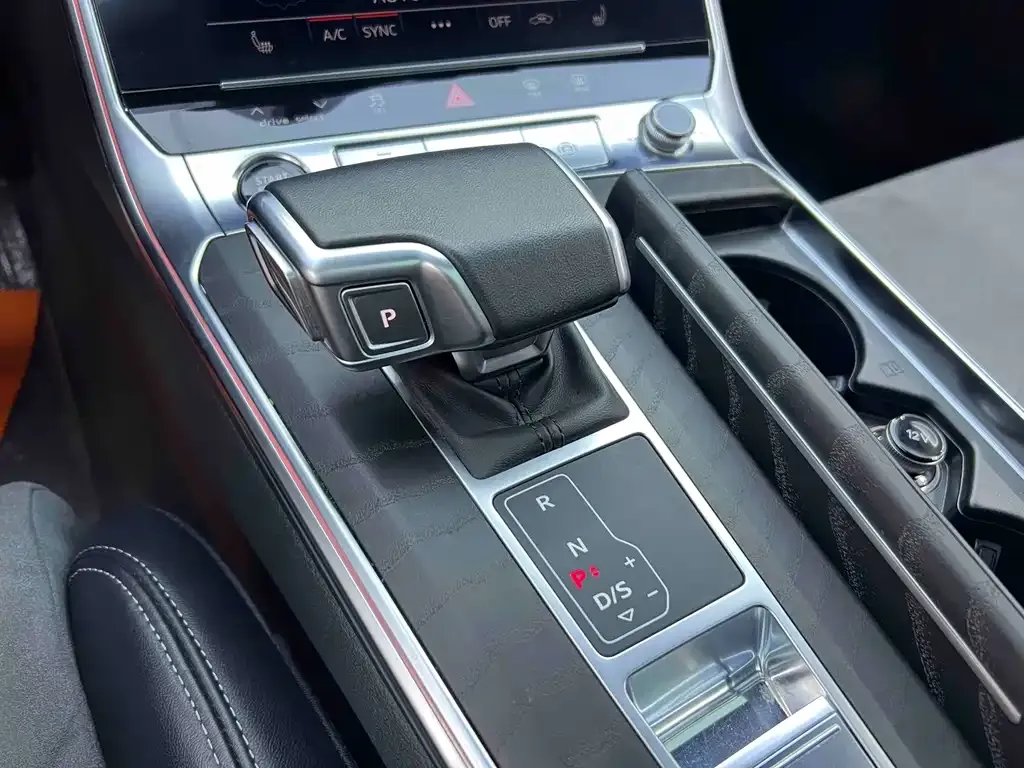 Audi A6L — фото 7