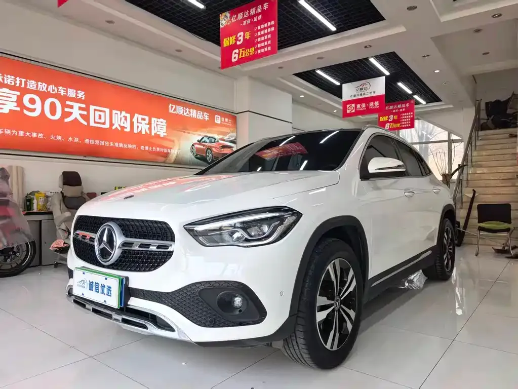Mercedes-Benz GLA — фото 1