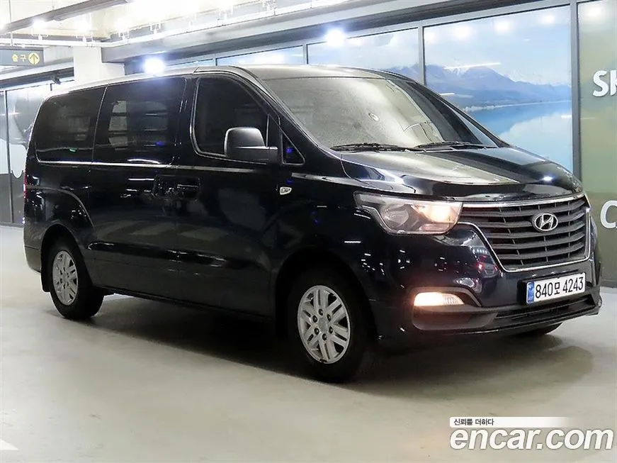 Hyundai Starex — фото 1
