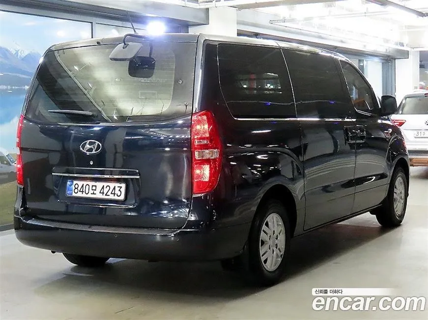 Hyundai Starex — фото 3