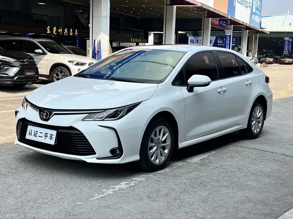 Toyota Corolla — фото 1