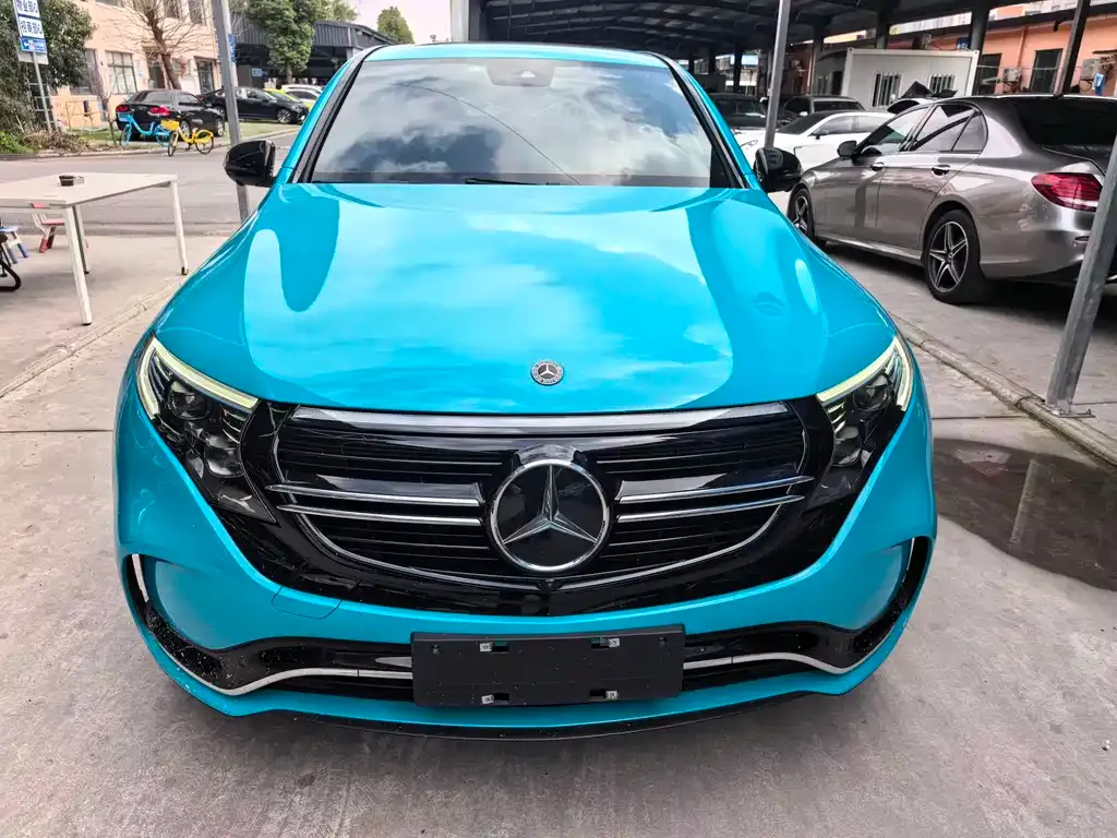 Mercedes-Benz EQC — фото 10