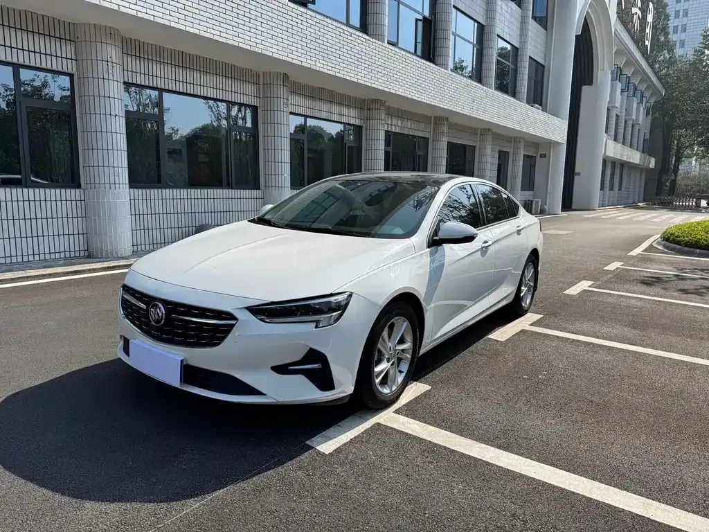 Buick Regal — фото 1
