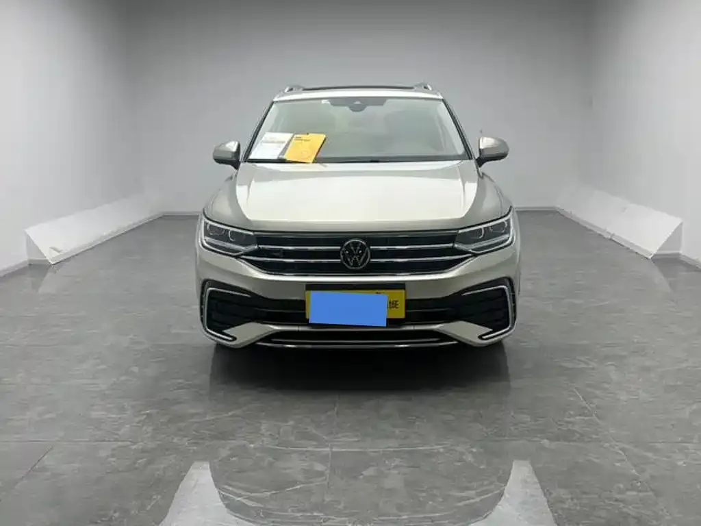Volkswagen Tiguan L — фото 3