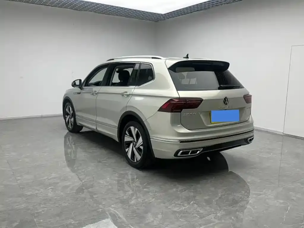 Volkswagen Tiguan L — фото 4