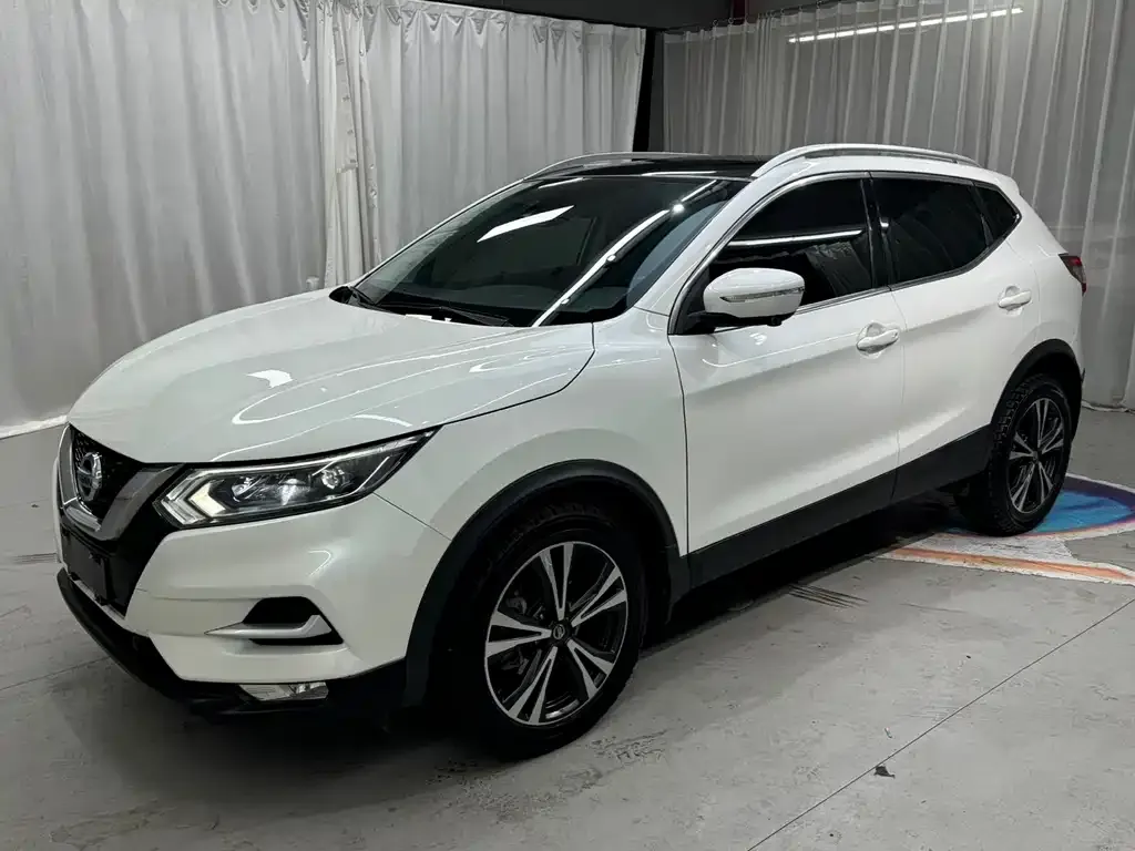 Nissan Qashqai — фото 1