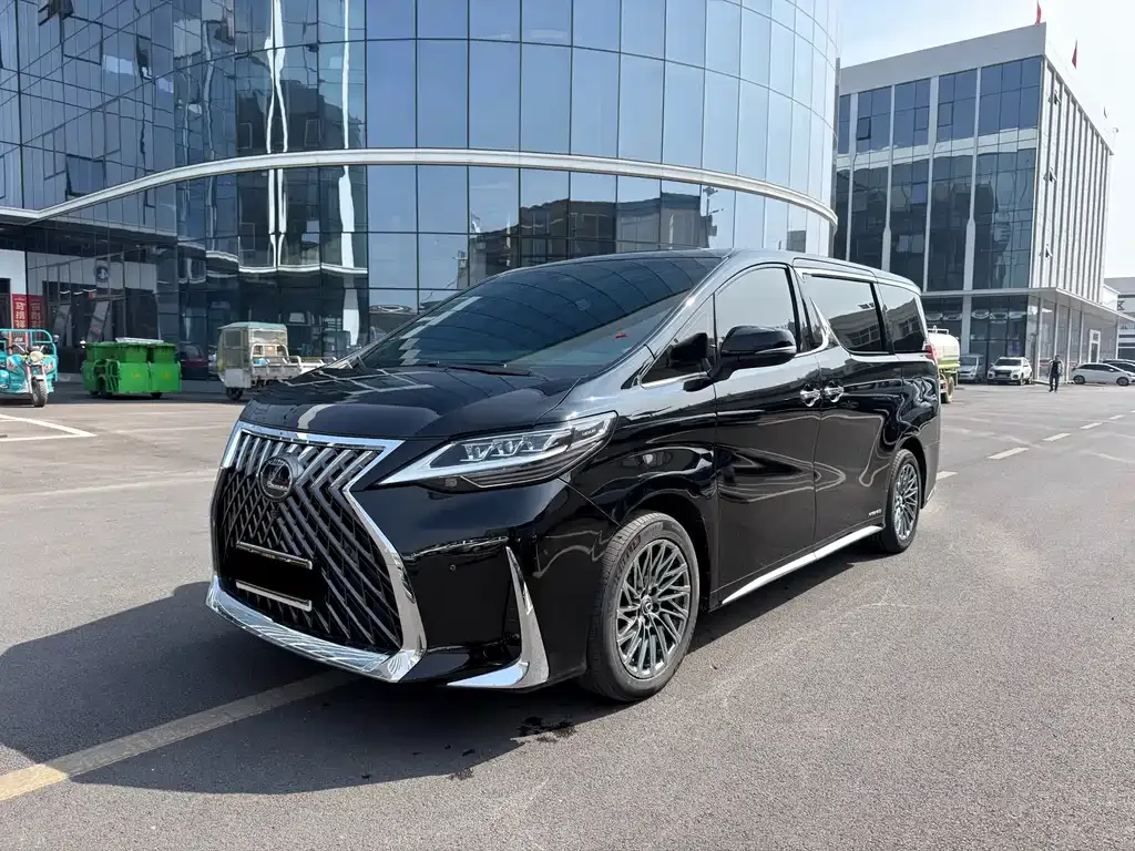 Toyota Vellfire — фото 10