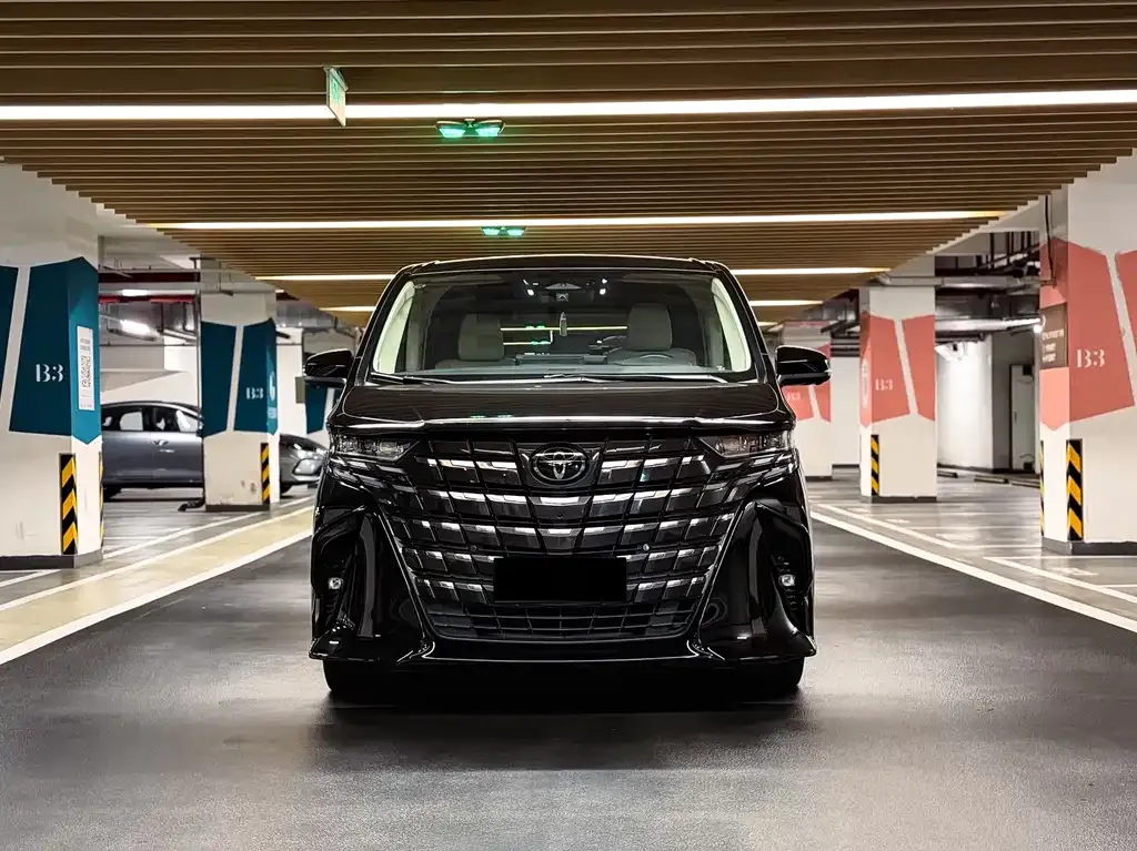Toyota Alphard — фото 5