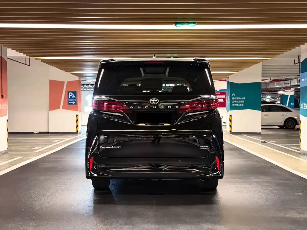 Toyota Alphard — фото 3