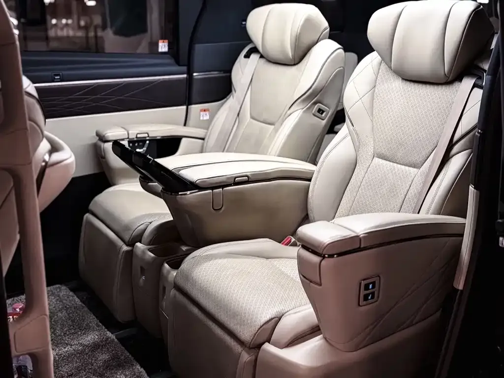 Toyota Alphard — фото 8