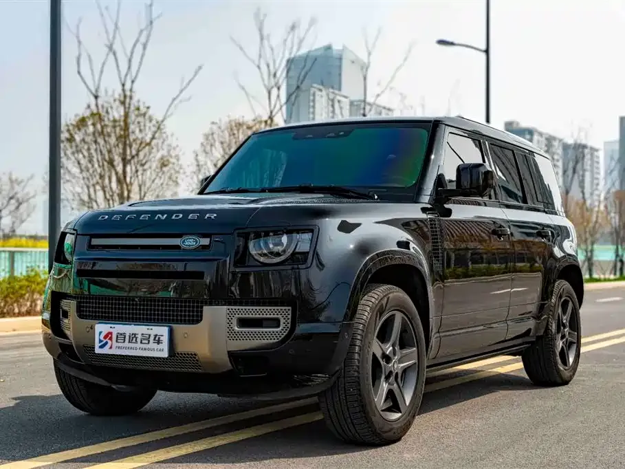 Land Rover Defender — фото 1