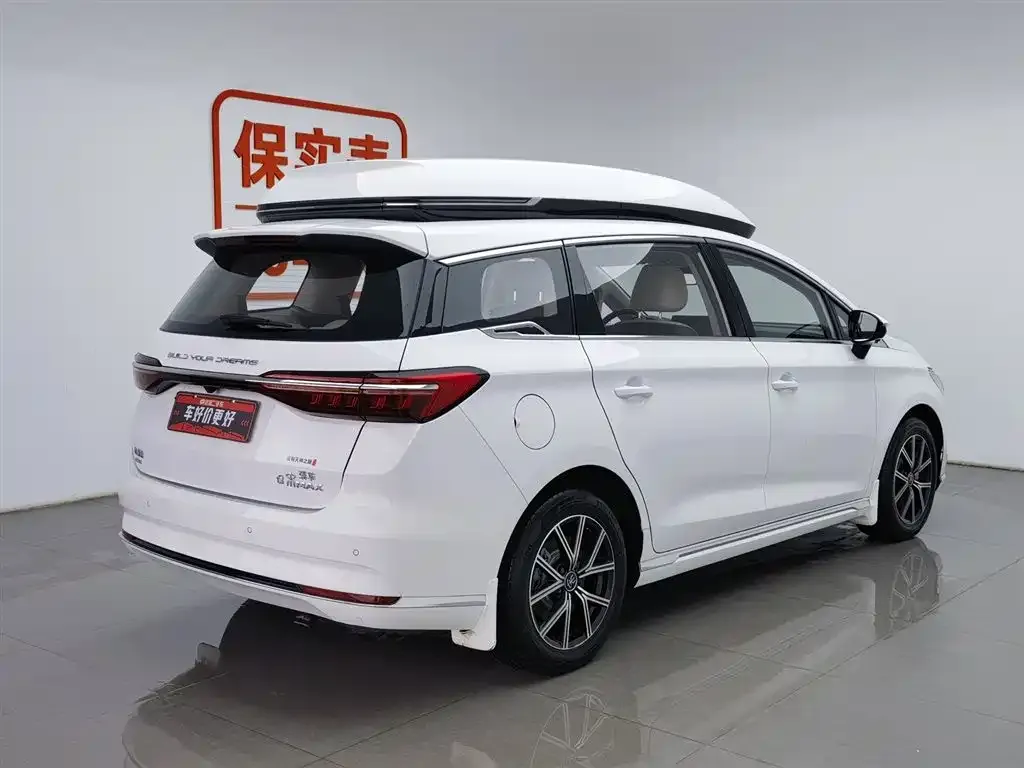 BYD MAX New Energy — фото 9