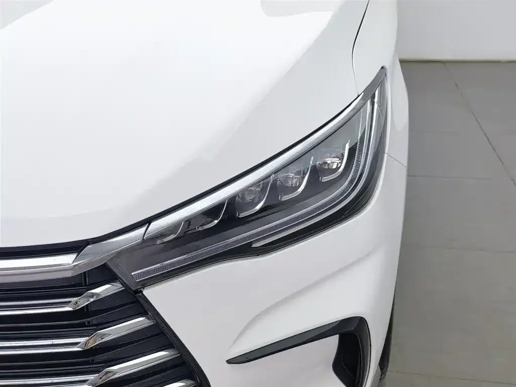 BYD MAX New Energy — фото 3