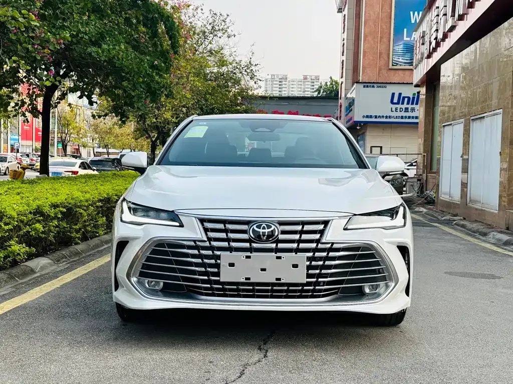 Toyota Avalon — фото 8