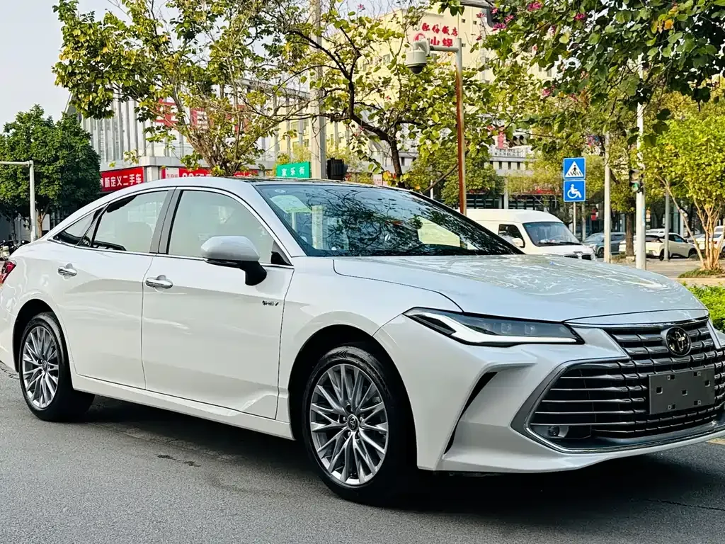 Toyota Avalon — фото 10