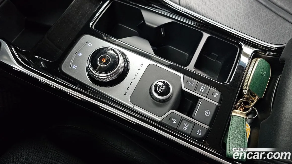 Kia Sorento — фото 8