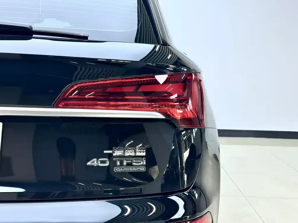 Audi Q5L — фото 5