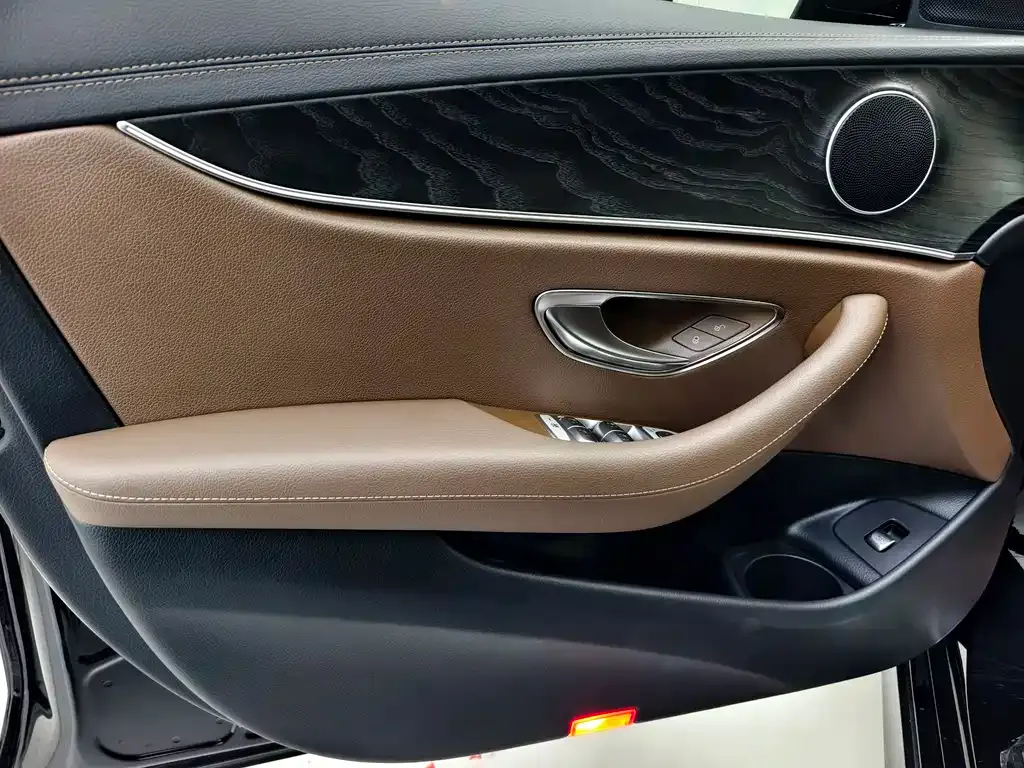 Mercedes-Benz E-Class (Import) — фото 7
