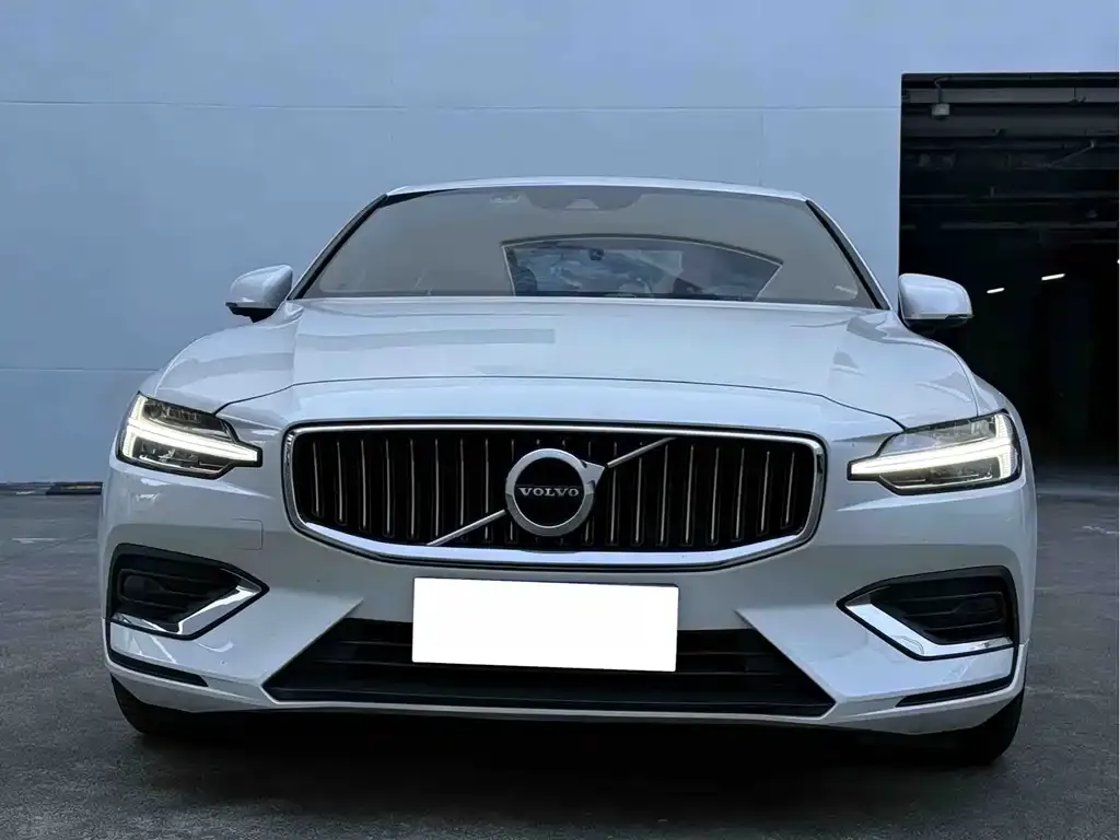 Volvo S60 — фото 5