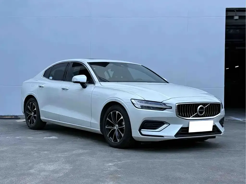 Volvo S60 — фото 6