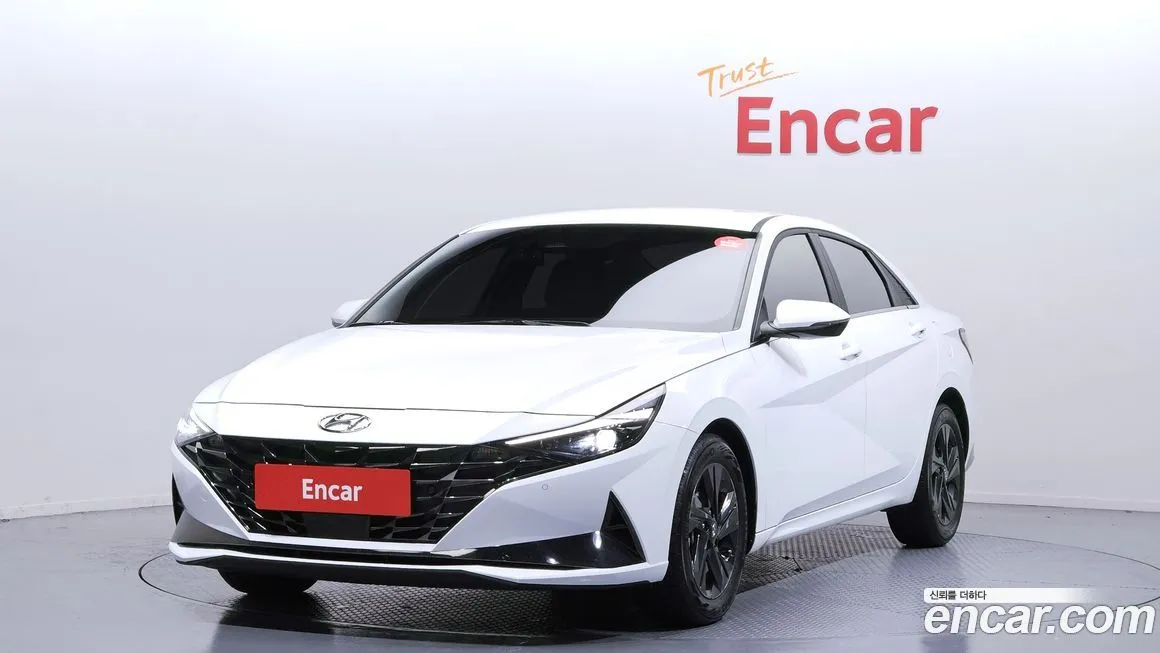 Hyundai AVANTE — фото 1