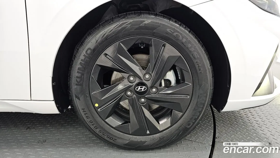 Hyundai AVANTE — фото 9