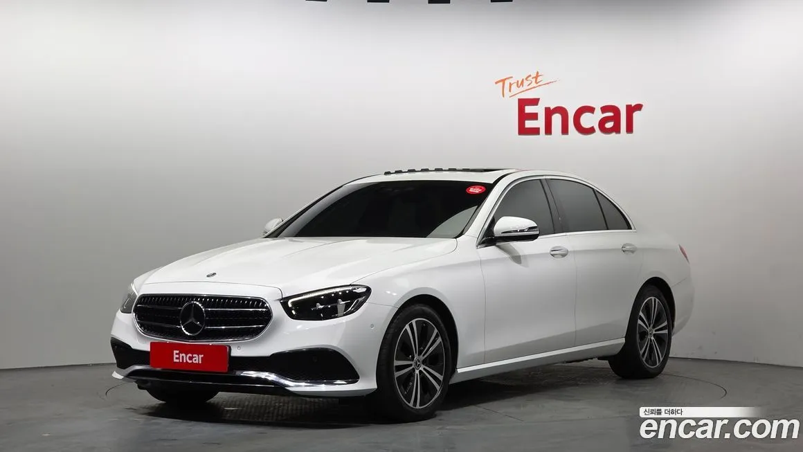 Mercedes-Benz E-Class — фото 1