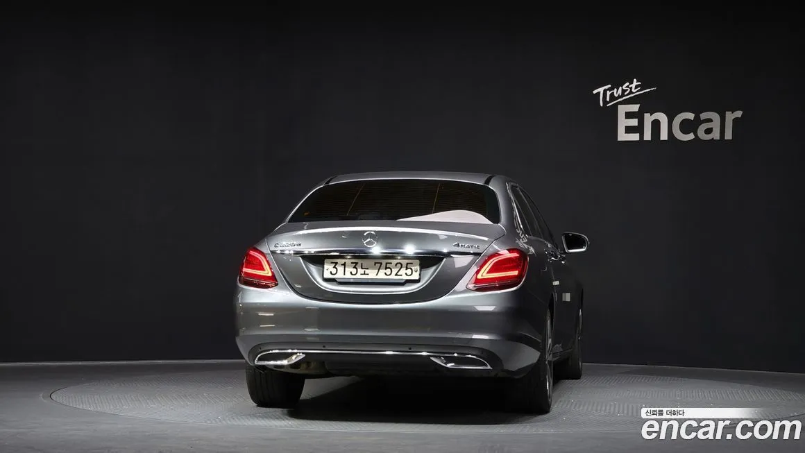 Mercedes-Benz C-Class — фото 2